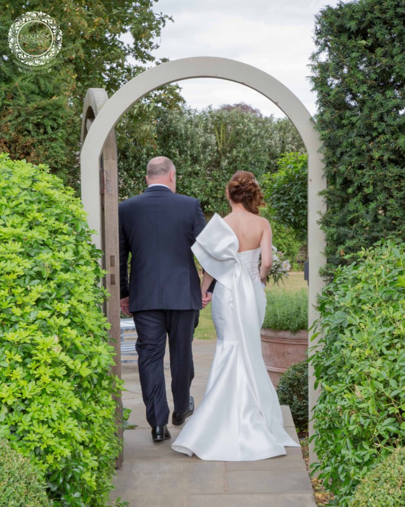 Thyme-Southrop-wedding-photographer-Nikki-Kirk-Photography