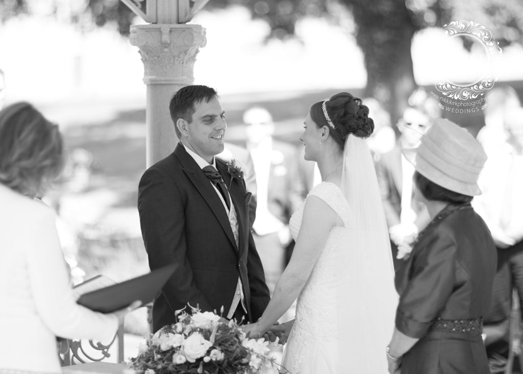 Nikki-Kirk-Photography-recommended-wedding-photographer-Eastington-Park-summer-wedding