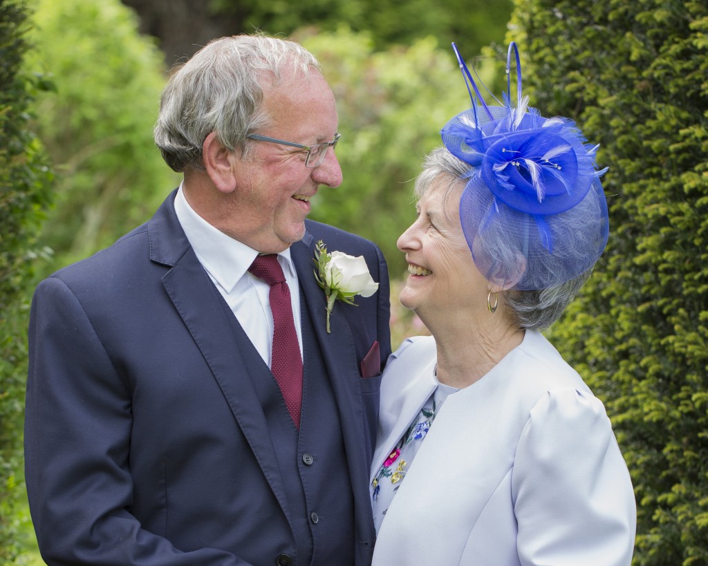 The Hare And Hounds Westonbirt Wedding Photographer Nikki Kirk